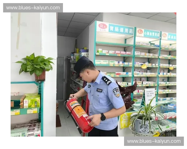 服务网格技术统一管理微服务通信，提升系统可观测性与管控力